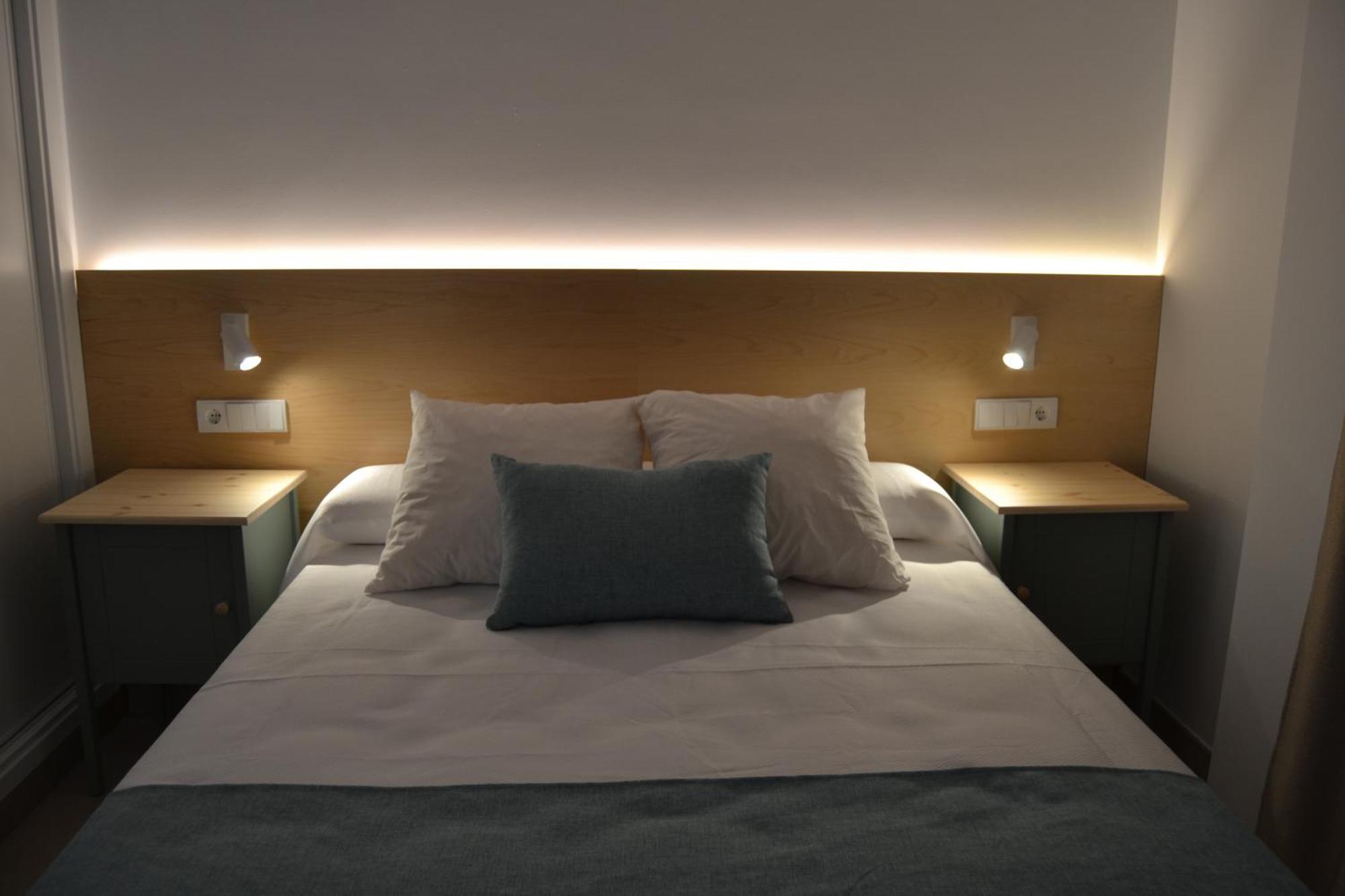 Hotel Oasis Кониль-де-ла-Фронтера Экстерьер фото